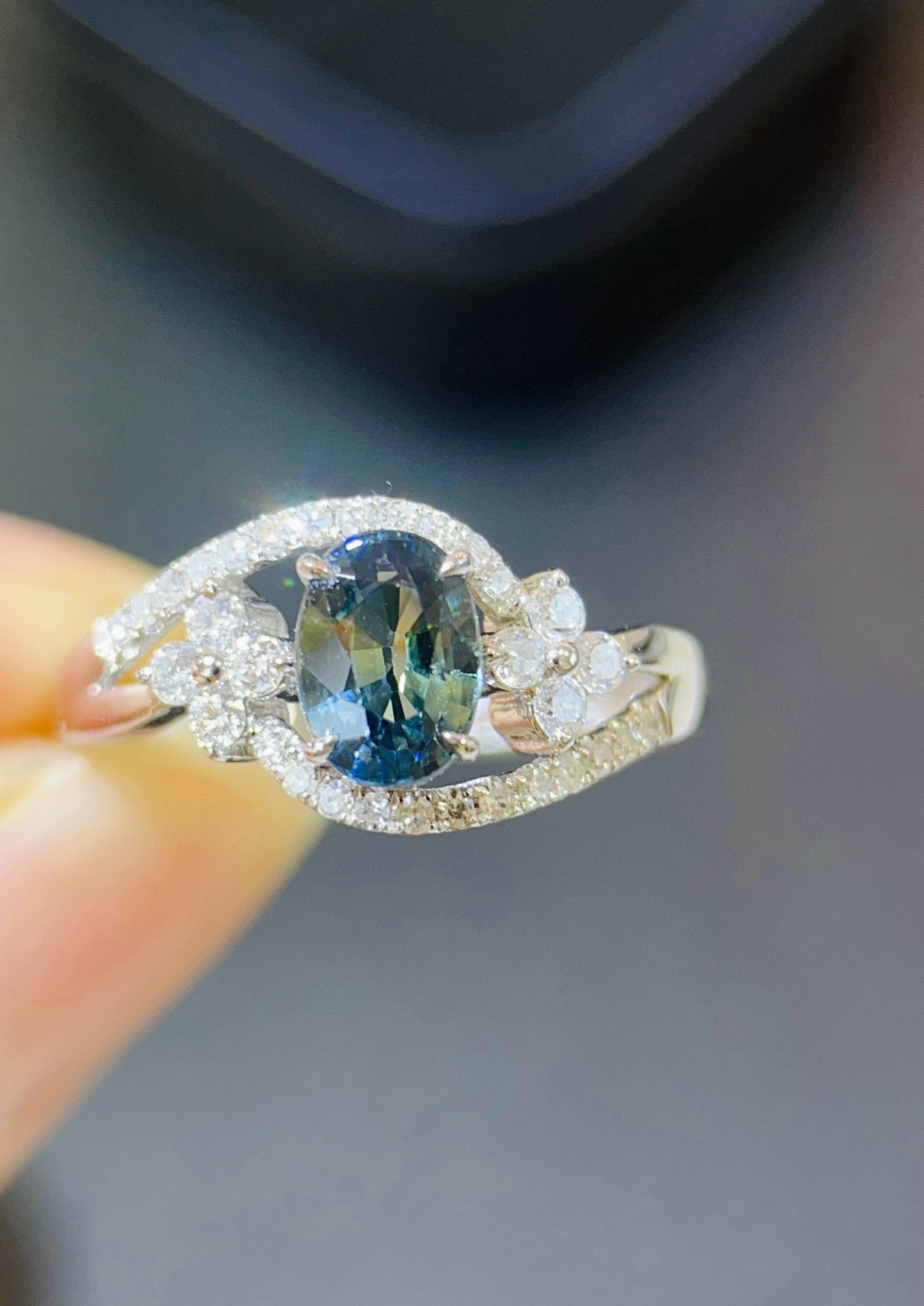 14k Gold 1.48 Ctw Natural Sapphire & Diamond Ring: Ref:231082367 // gold content:14k gold // ring size:7. 25us // // main gemstone:sapphire // shape:oval // carat weight:1. 21ct // color:blue // treatment:natural // // adjacent gemstone 2 : diamond