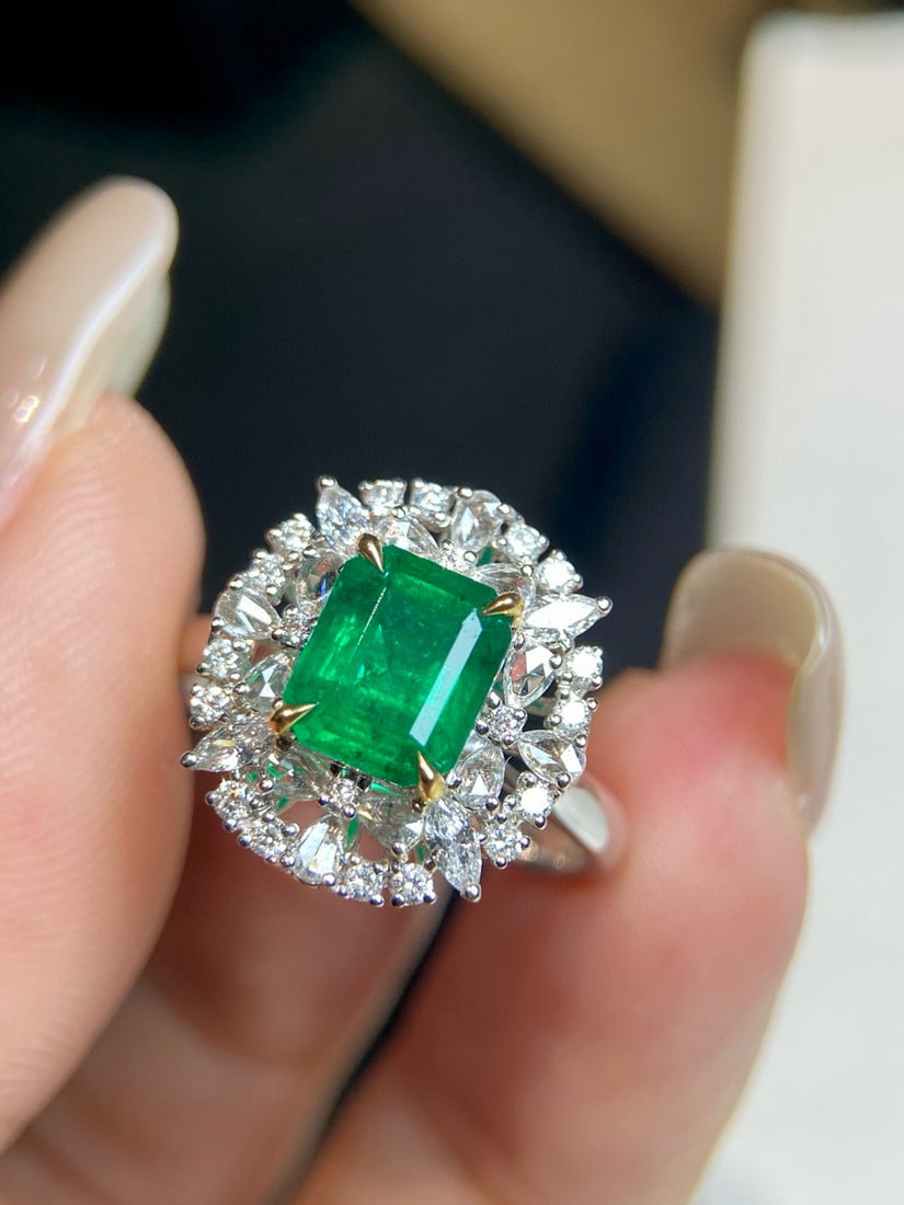14k Gold 1.87 Ctw Vivid Green Natural Emerald & Diamond Ring: Ref:231082368 // gold content:14k gold // ring size:7. 25us // // main gemstone:emerald // shape:octagonal // carat weight:1. 34ct // color:vivid green // treatment:natural // // adjacent gemstone 2