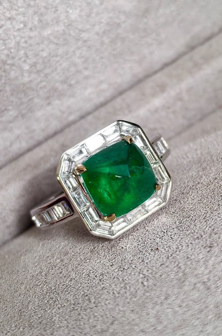 14k Gold 4.58 Ctw Vivid Green Natural Emerald & Diamond Ring - 8