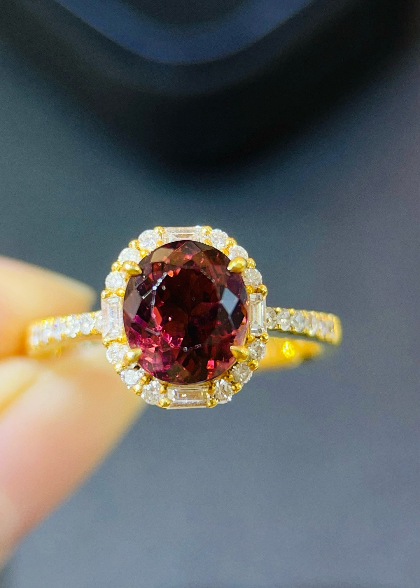 14k Gold 2.70 Ctw Natural Tourmaline & Diamond Ring: Ref:231082374 // gold content:14k gold // ring size:7. 25us // // main gemstone:tourmaline // shape:oval // carat weight:2. 40ct // color:red // treatment:natural // // adjacent gemstone 2 : diamond