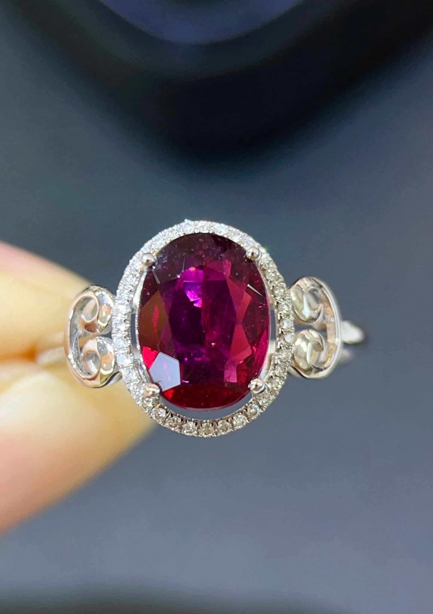 14k Gold 1.74 Ctw Natural Tourmaline & Diamond Ring: Ref:231082383 // gold content:14k gold // ring size:7. 25us // // main gemstone:tourmaline // shape:oval // carat weight:1. 65ct // color:red // treatment:natural // // adjacent gemstone 2 : diamond /