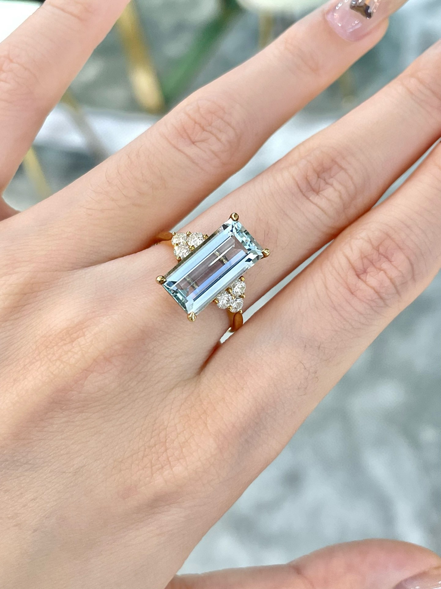 14k Gold 3.6 Ct Natural Aquamarine & Diamond Ring - 2