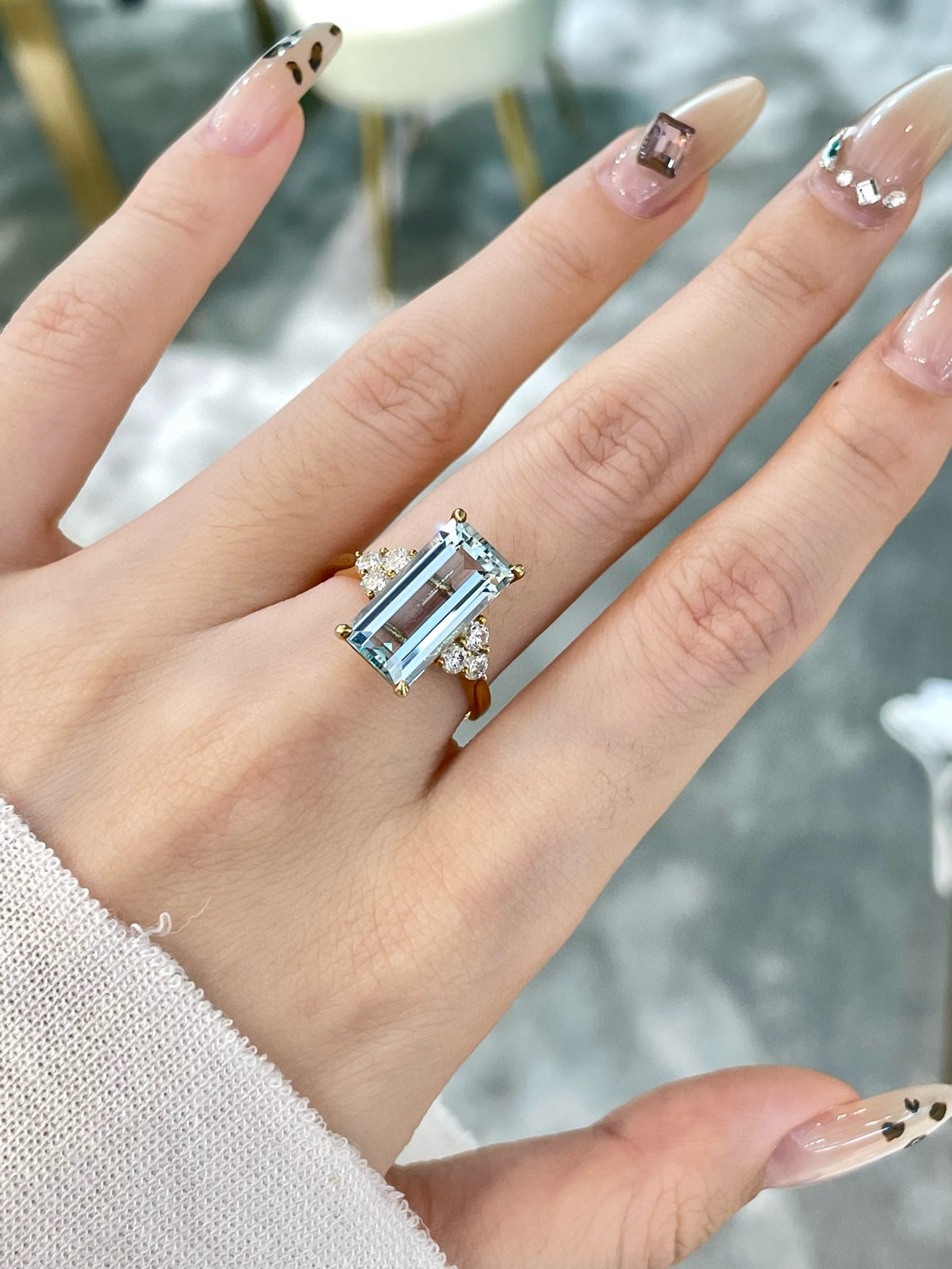 14k Gold 3.6 Ct Natural Aquamarine & Diamond Ring - 3