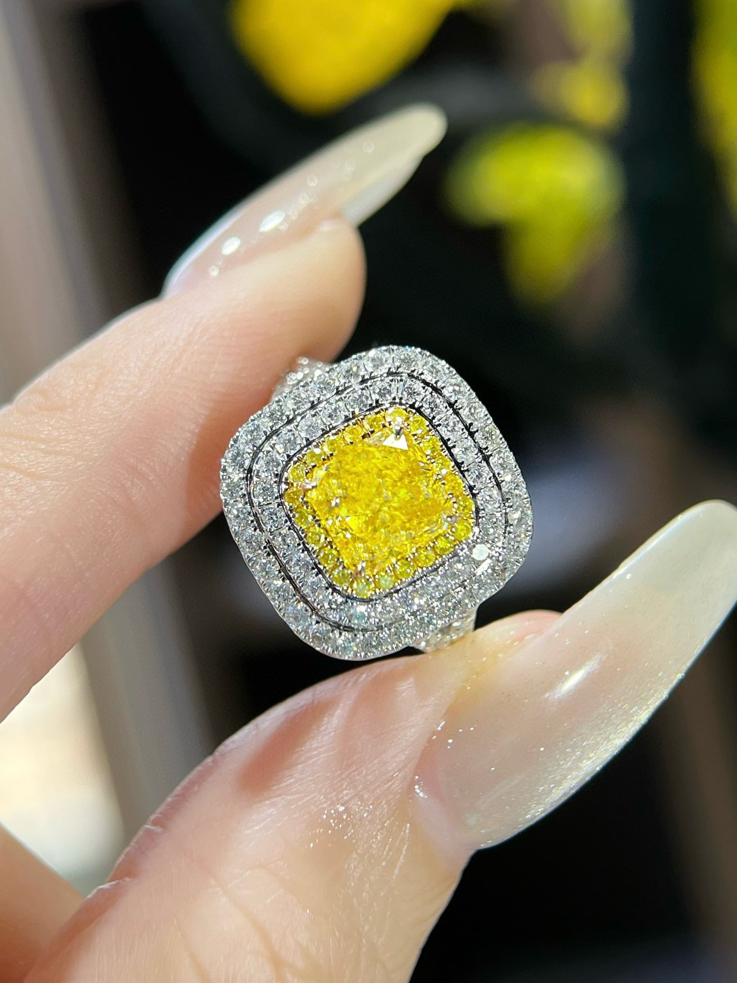 14k Gold 2.29 Ctw Natural Yellow Diamond & Diamond Ring - 2