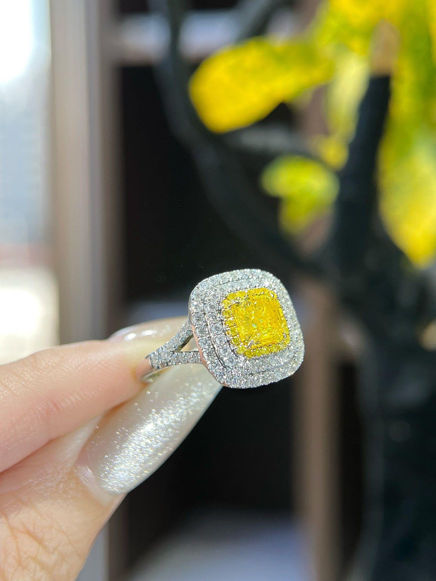 14k Gold 2.29 Ctw Natural Yellow Diamond & Diamond Ring - 3