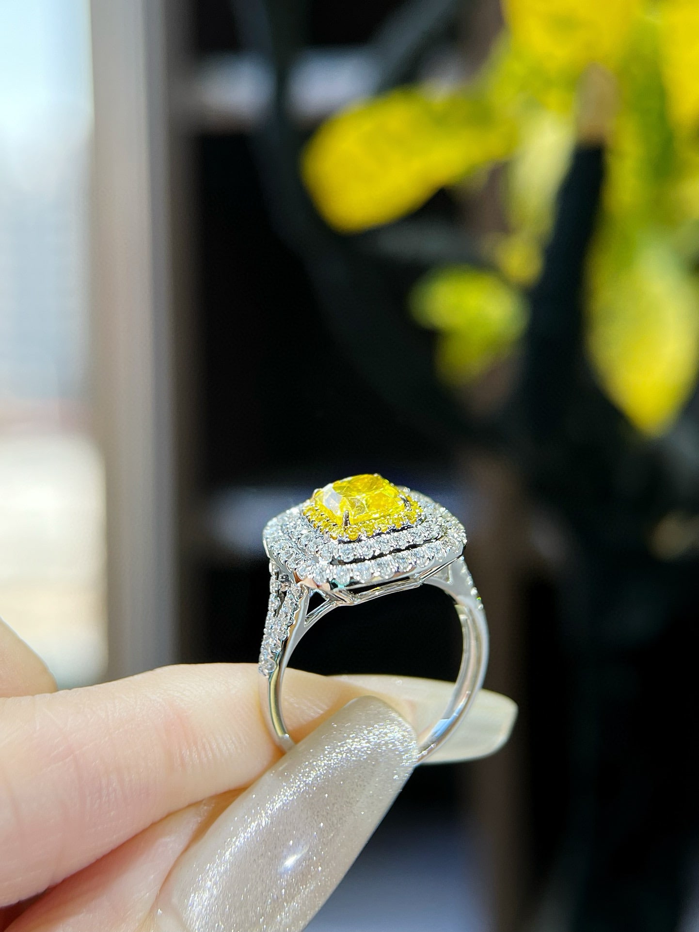 14k Gold 2.29 Ctw Natural Yellow Diamond & Diamond Ring - 4