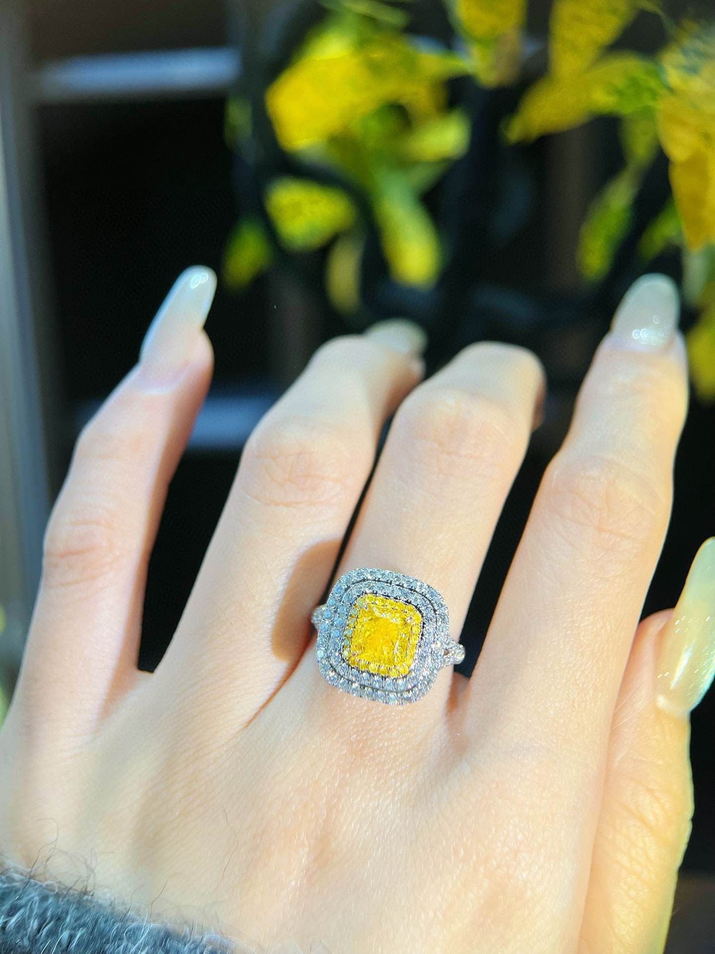 14k Gold 2.29 Ctw Natural Yellow Diamond & Diamond Ring - 6
