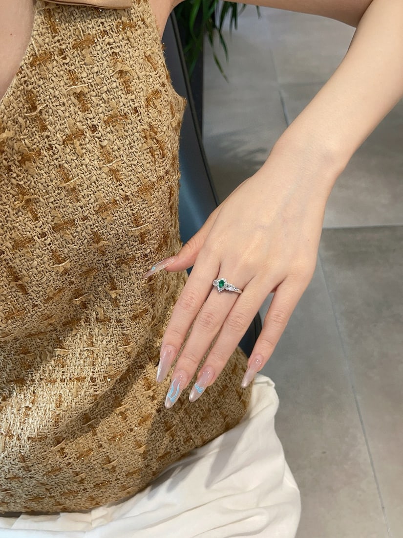 14k Gold 0.25 Ct Vivid Green Natural Emerald & Diamond Ring - 7