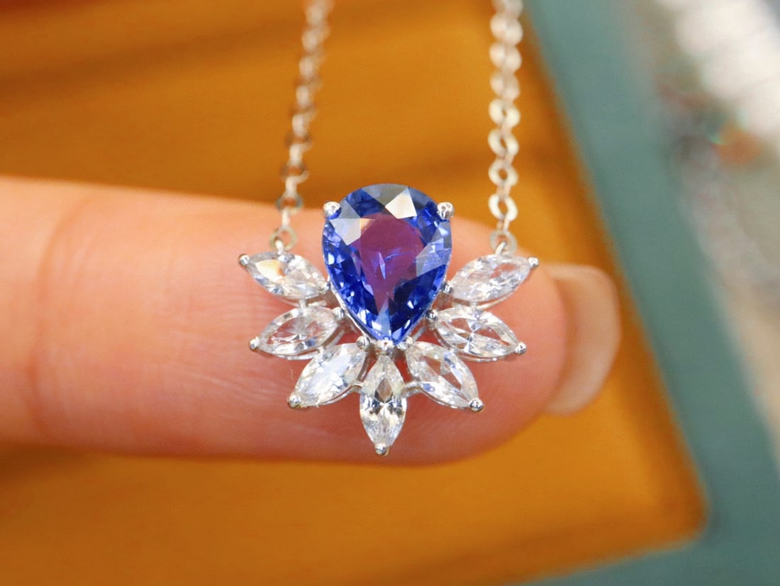 14k Gold 1.82 Ctw Natural Sapphire & Sapphire Necklace: Ref:231082412 // gold content:14k gold // main gemstone:sapphire // shape:pear // carat weight:1. 22ct // color:cornflower blue // treatment:natural // // adjacent gemstone 2 : sapphire // number of