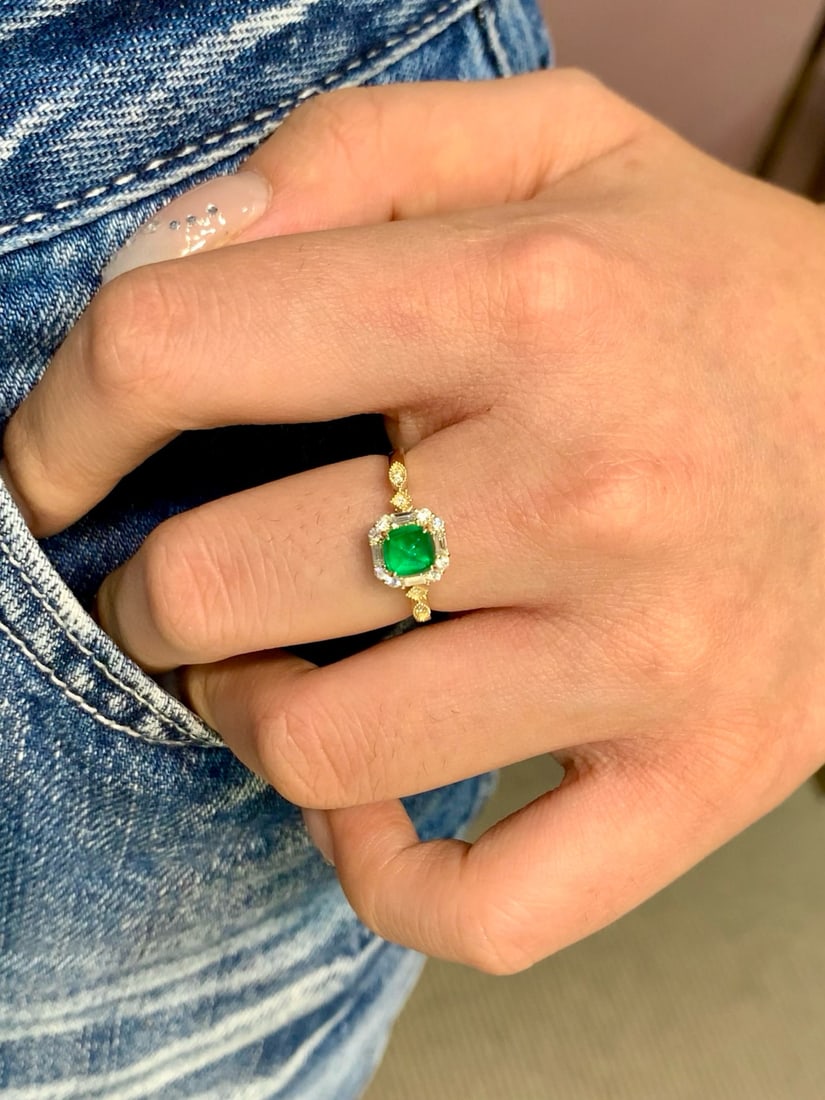 14k Gold 1.02 Ctw Vivid Green Natural Emerald & Diamond Ring - 4