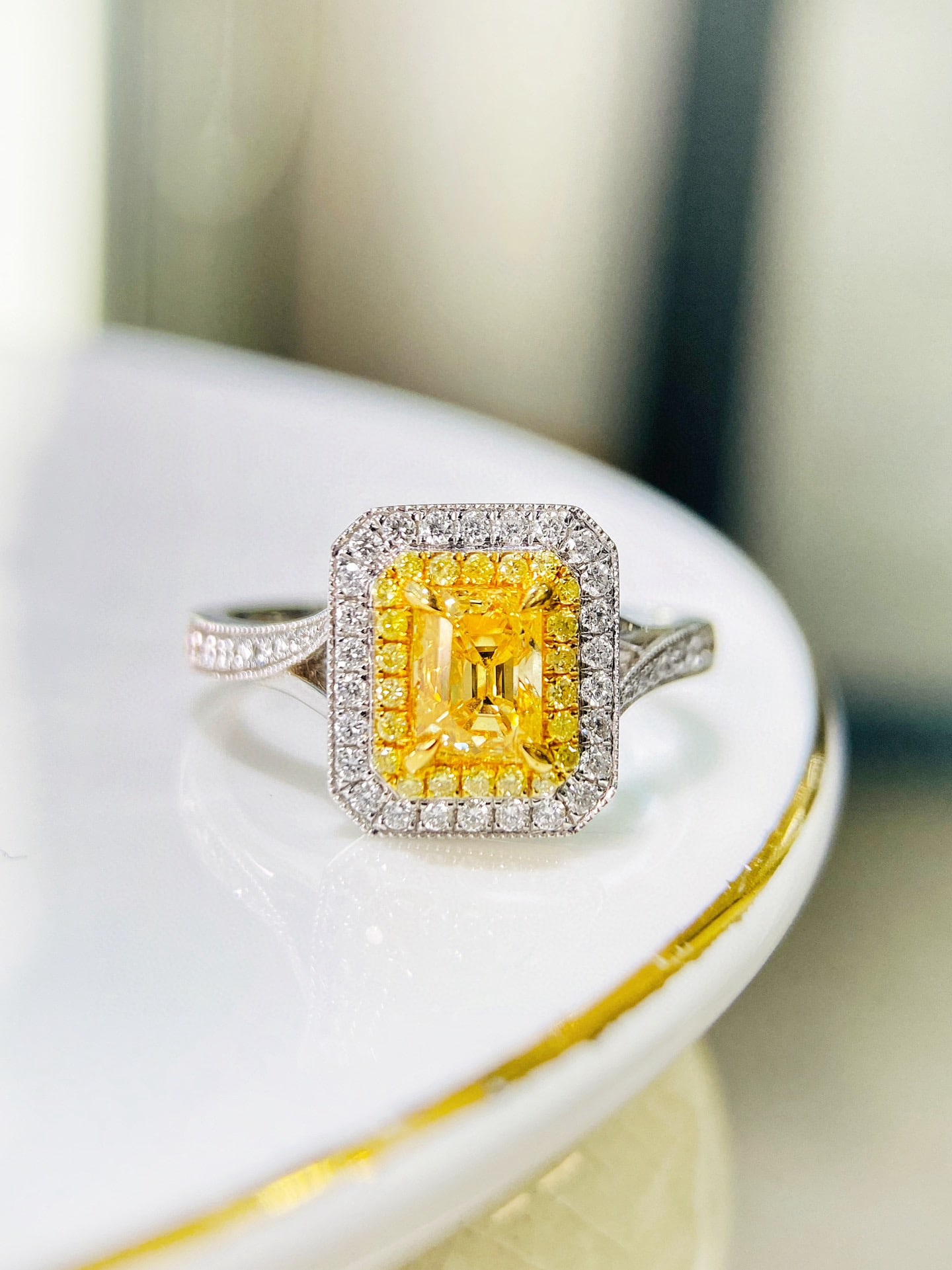 14k Gold 1.33 Ctw Natural Yellow Diamond & Diamond Ring: Ref:231082439 // gold content:14k gold // ring size:7. 25us // // main gemstone:yellow diamond // shape:emerald // carat weight:1. 00ct // color:yellow // treatment:natural // // adjacent gemstone 2