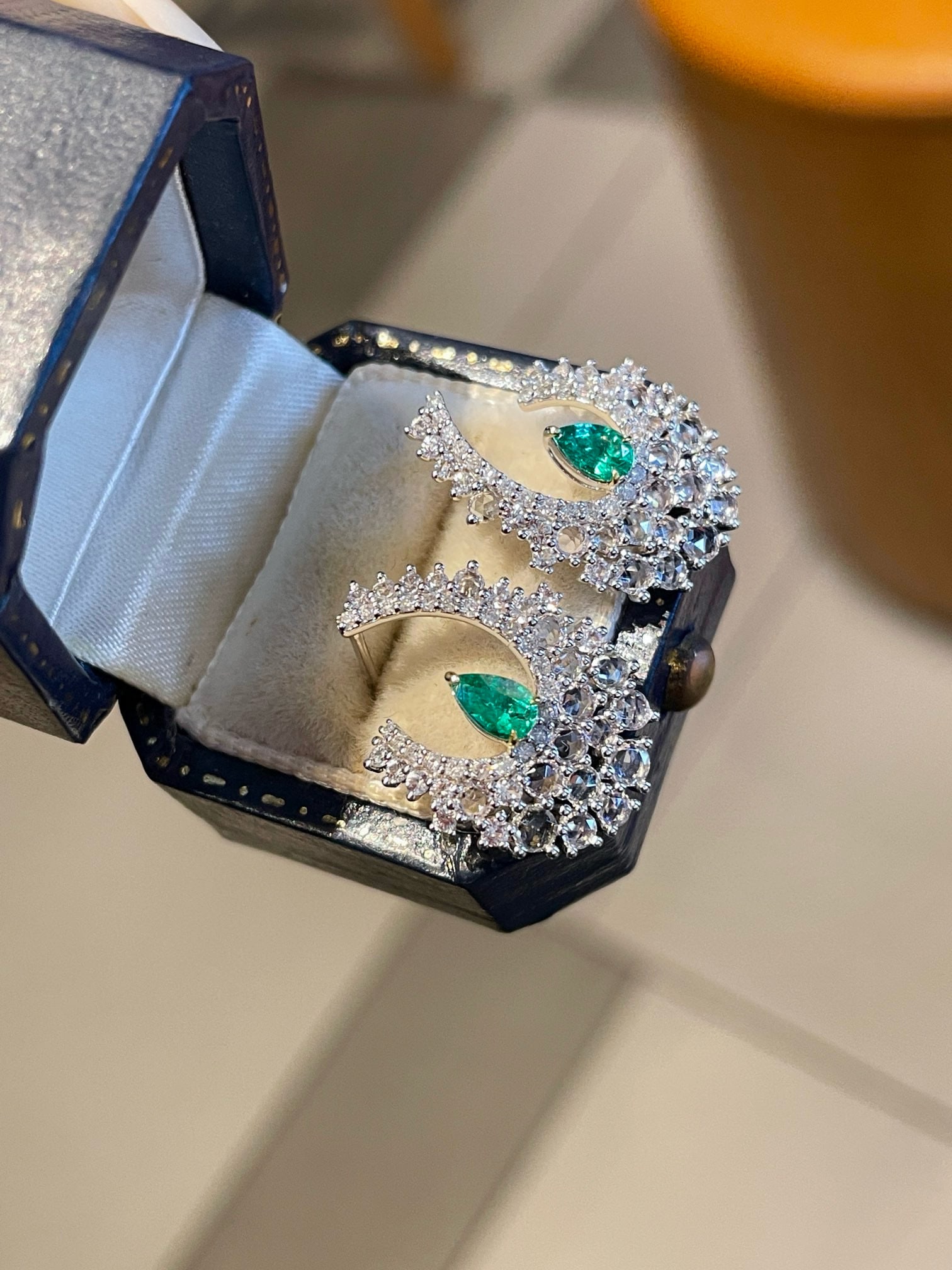 14k Gold 2.12 Ctw Natural Emerald & Sapphire Earrings - 7