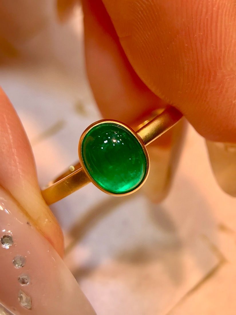 14k Gold 1.23 Ct Vivid Green Natural Emerald Ring - 3