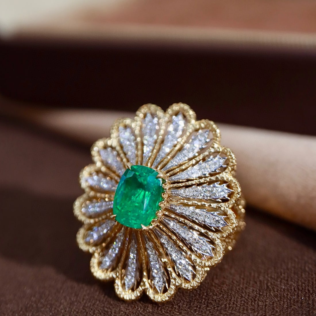 14k Gold 1.84 Ctw Vivid Green Natural Emerald & Diamond Ring - 3