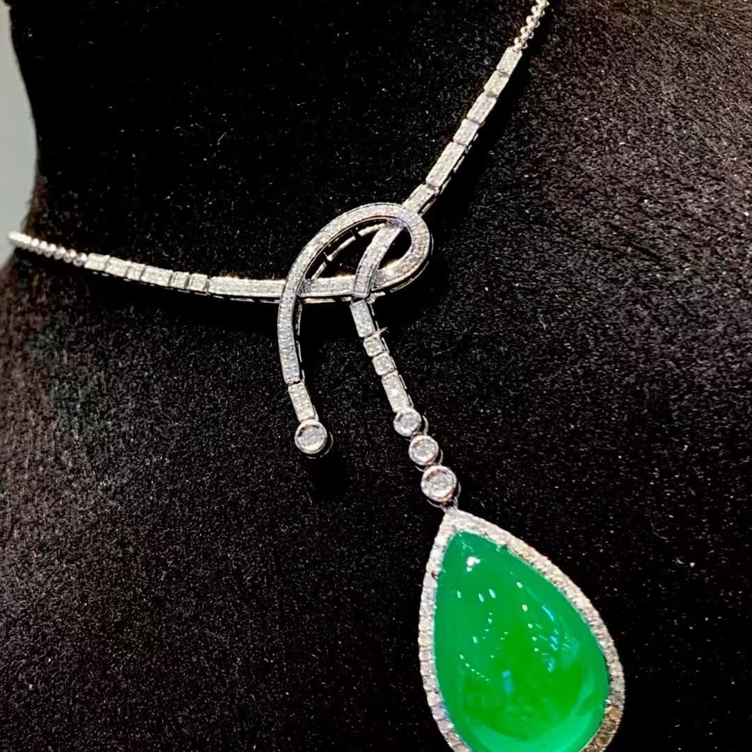 14k Gold 11.6 Ct Vivid Green Natural Emerald & Diamond Necklace - 3