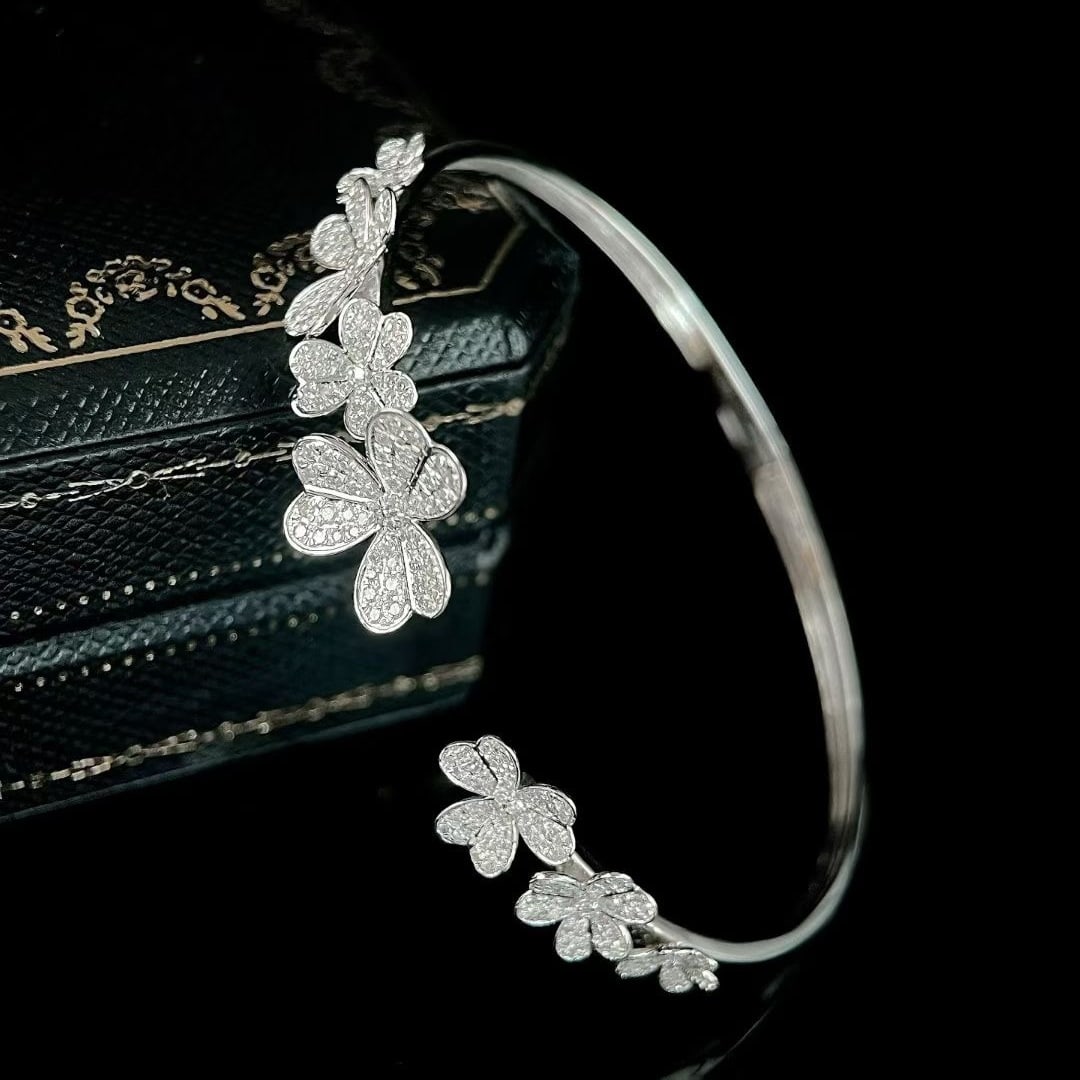 14k Gold 1.0 Ct Natural H Diamond Bangle - 6