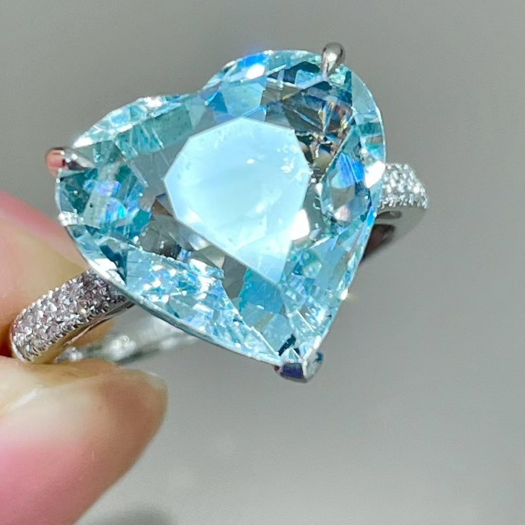 14k Gold 6.8 Ct Natural Aquamarine & Diamond Ring - 2