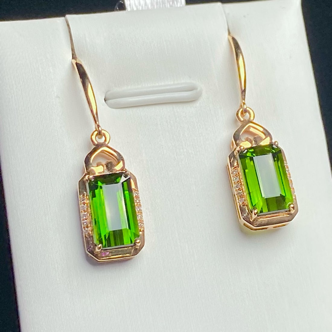 14k Gold 4 Ct Natural Tourmaline & Diamond Earrings: Ref:231081176 // gold content:14k gold // main gemstone:tourmaline // shape:octagonal // carat weight:4ct // color:green // treatment:natural // // adjacent gemstone 2 : diamond // number of