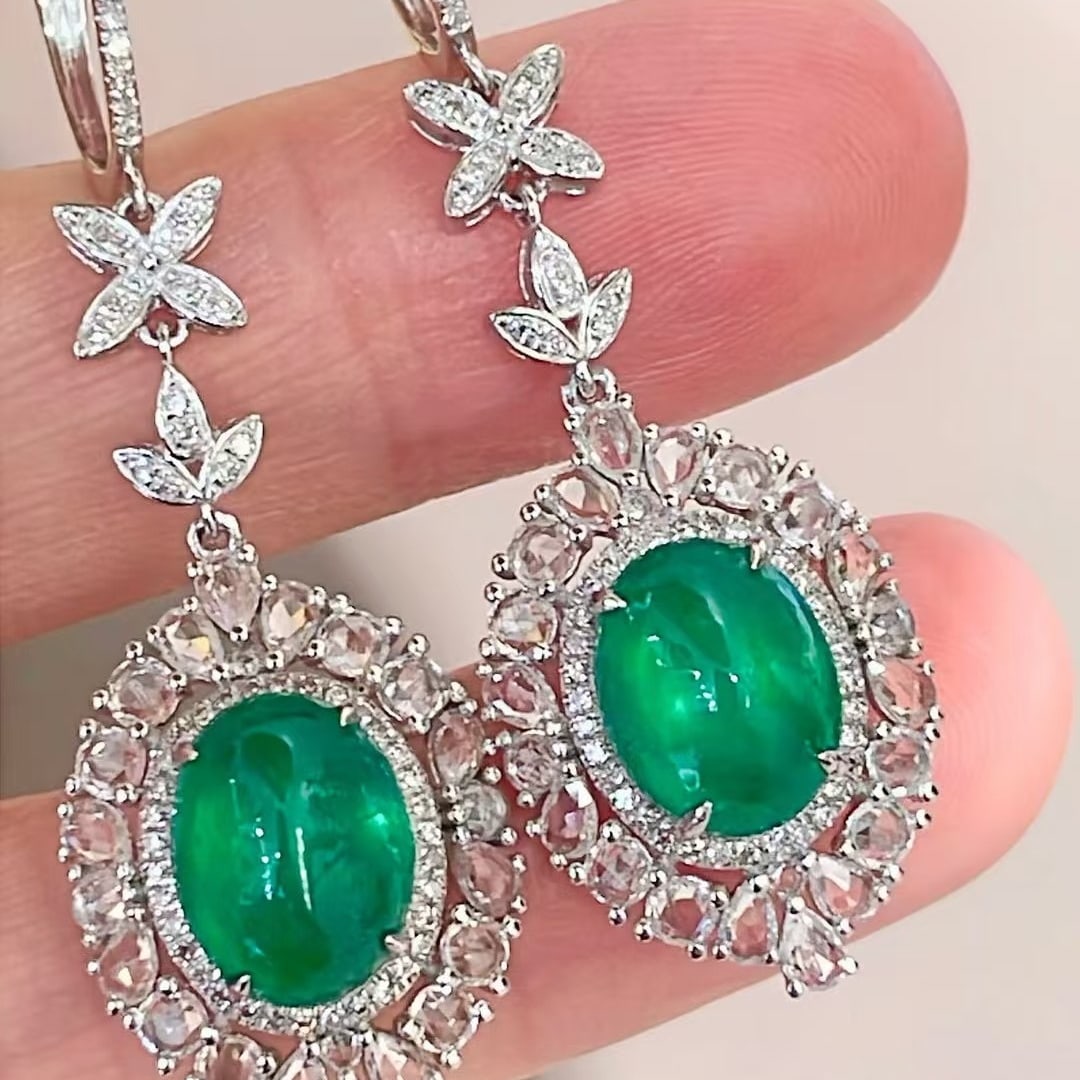 14k Gold 5.5 Ct Natural Emerald & Diamond & Sapphire Earrings: Ref:231081190 // gold content:14k gold // main gemstone:emerald // shape:oval // carat weight:5. 5ct // color:green // treatment:natural // // adjacent gemstone 2 : diamond // shape:round // clarity g