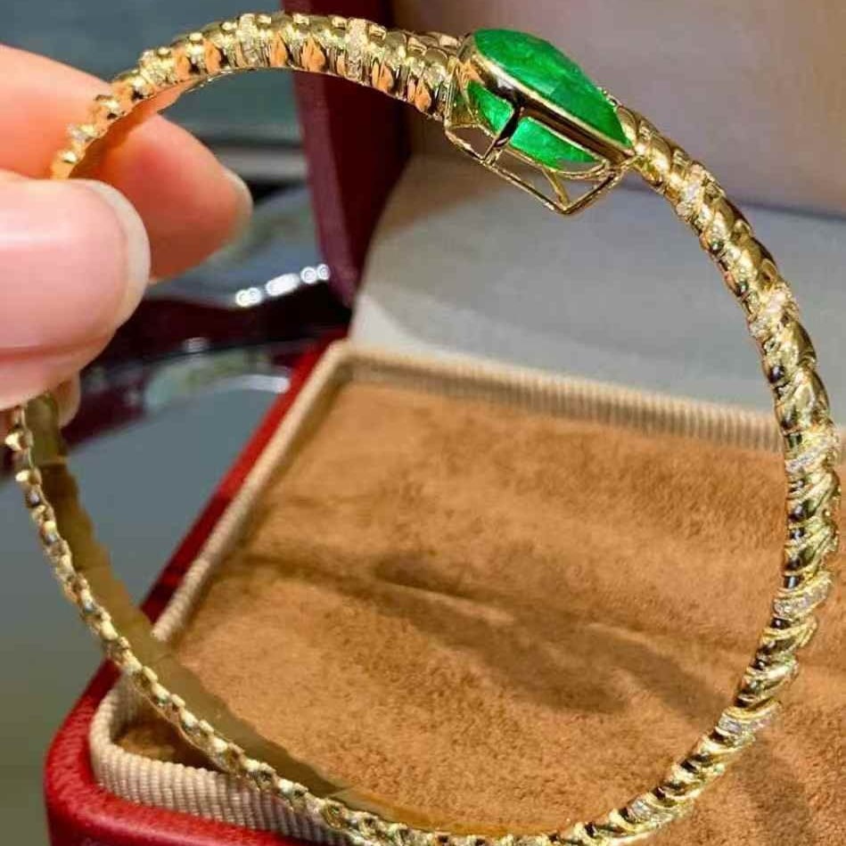 14k Gold 3.2 Ct Vivid Green Natural Emerald & Diamond Bangle - 3