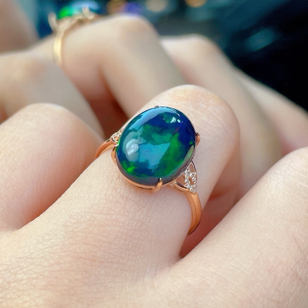 14k Gold 5.5 Ct Natural Opal & Diamond Ring - 4