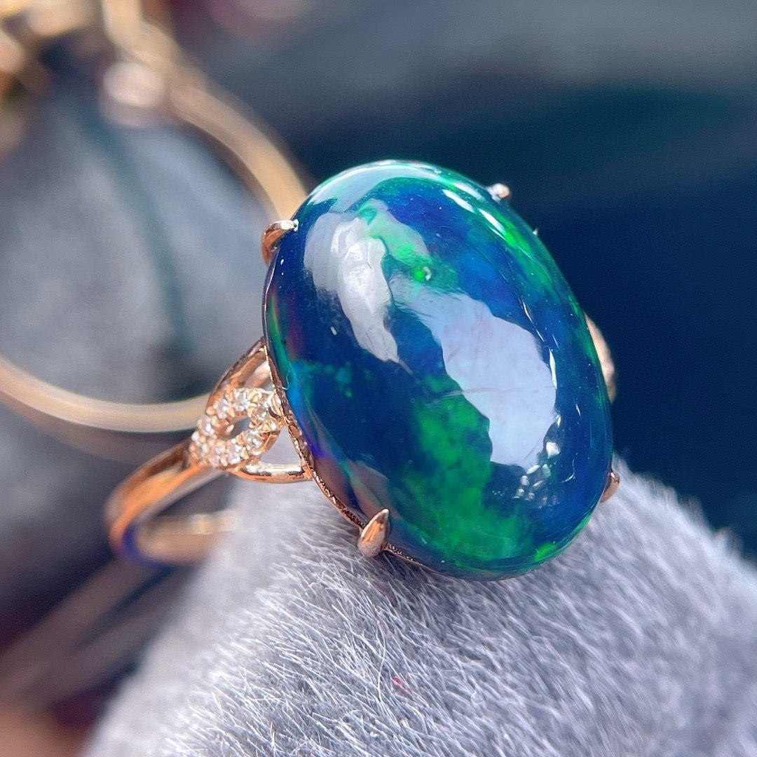 14k Gold 5.5 Ct Natural Opal & Diamond Ring - 6