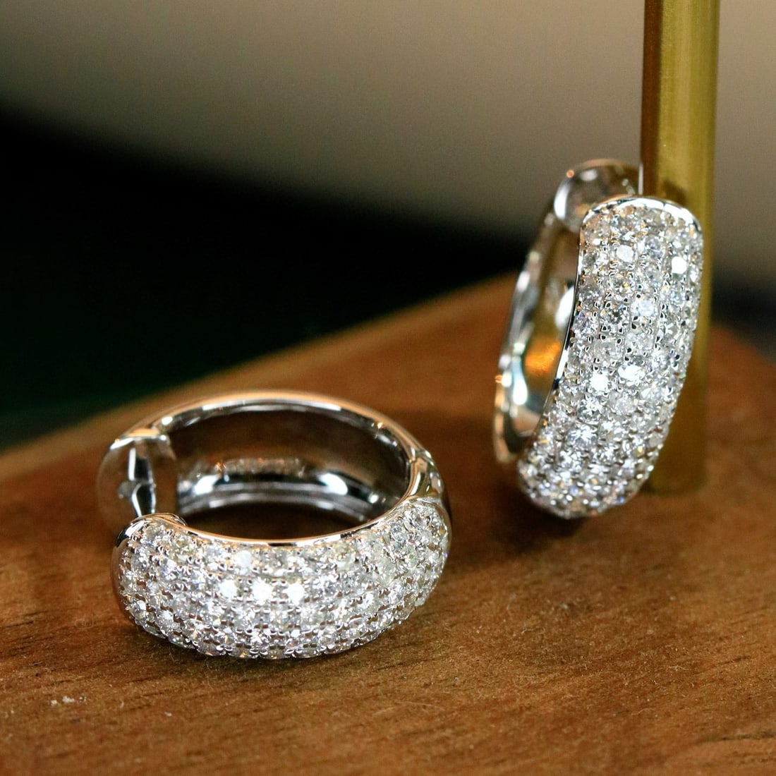 14k Gold 0.85 Ct Natural H Diamond Earrings: Ref:231082032 // gold content:14k gold // main gemstone:diamond // shape:round // carat weight:0. 85ct // clarity grade:vs-si // color:h // treatment:natural // cut grade:g // Condition: New Low