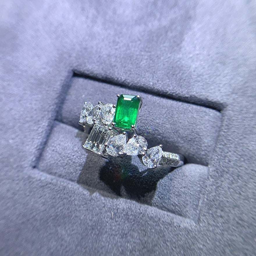 14k Gold 1.75 Ctw Natural Emerald & Diamond Ring - 3