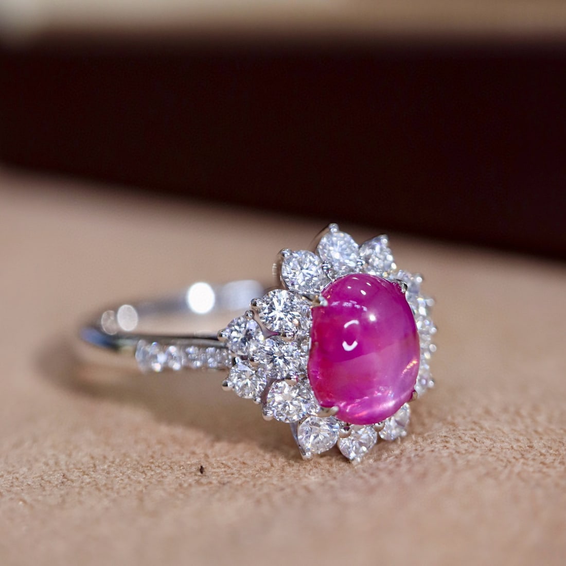 14k Gold 1.90 Ctw Natural Star Sapphire & Diamond Ring - 2