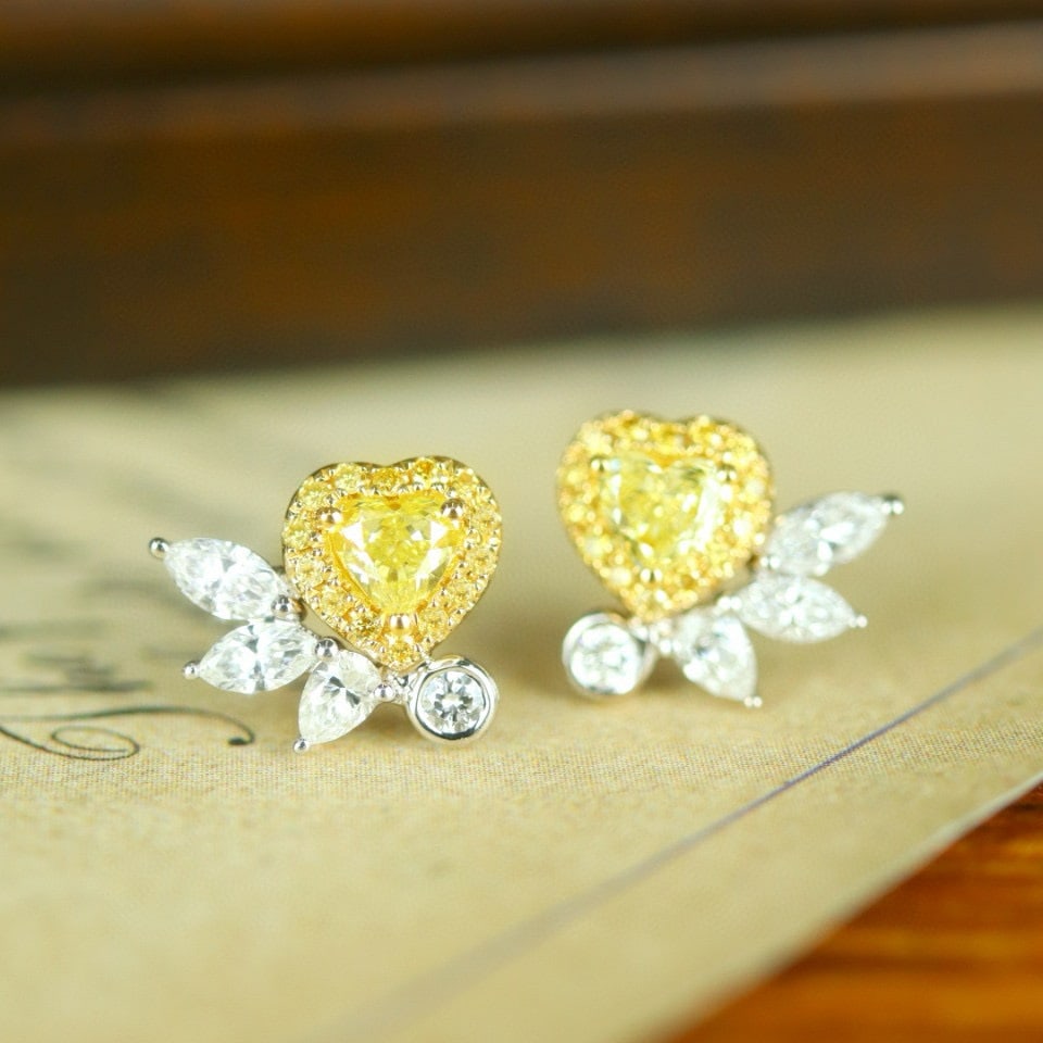 14k Gold 0.72 Ctw Natural Yellow Diamond & Diamond Earrings: Ref:231082089 // gold content:14k gold // main gemstone:yellow diamond // shape:heart // carat weight:0. 30ct // color:yellow // treatment:natural // // adjacent gemstone 2 : diamond //