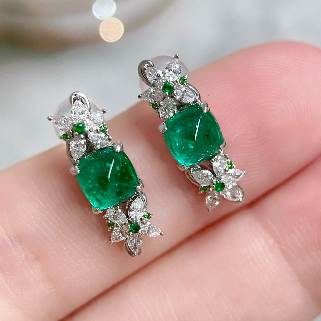 14k Gold 2.42 Ctw Vivid Green Natural Emerald & Diamond Earrings: Ref:231082114 // gold content:14k gold // main gemstone:emerald // shape:sugar-loaf // carat weight:1. 95ct // color:vivid green // treatment:natural // // adjacent gemstone 2 : diamond // shape:pear 