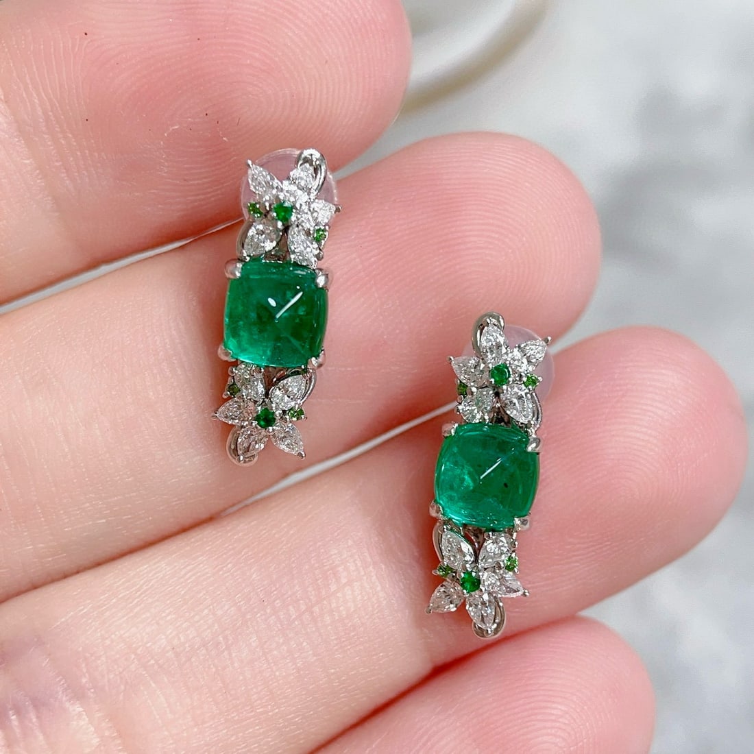 14k Gold 2.42 Ctw Vivid Green Natural Emerald & Diamond Earrings - 4