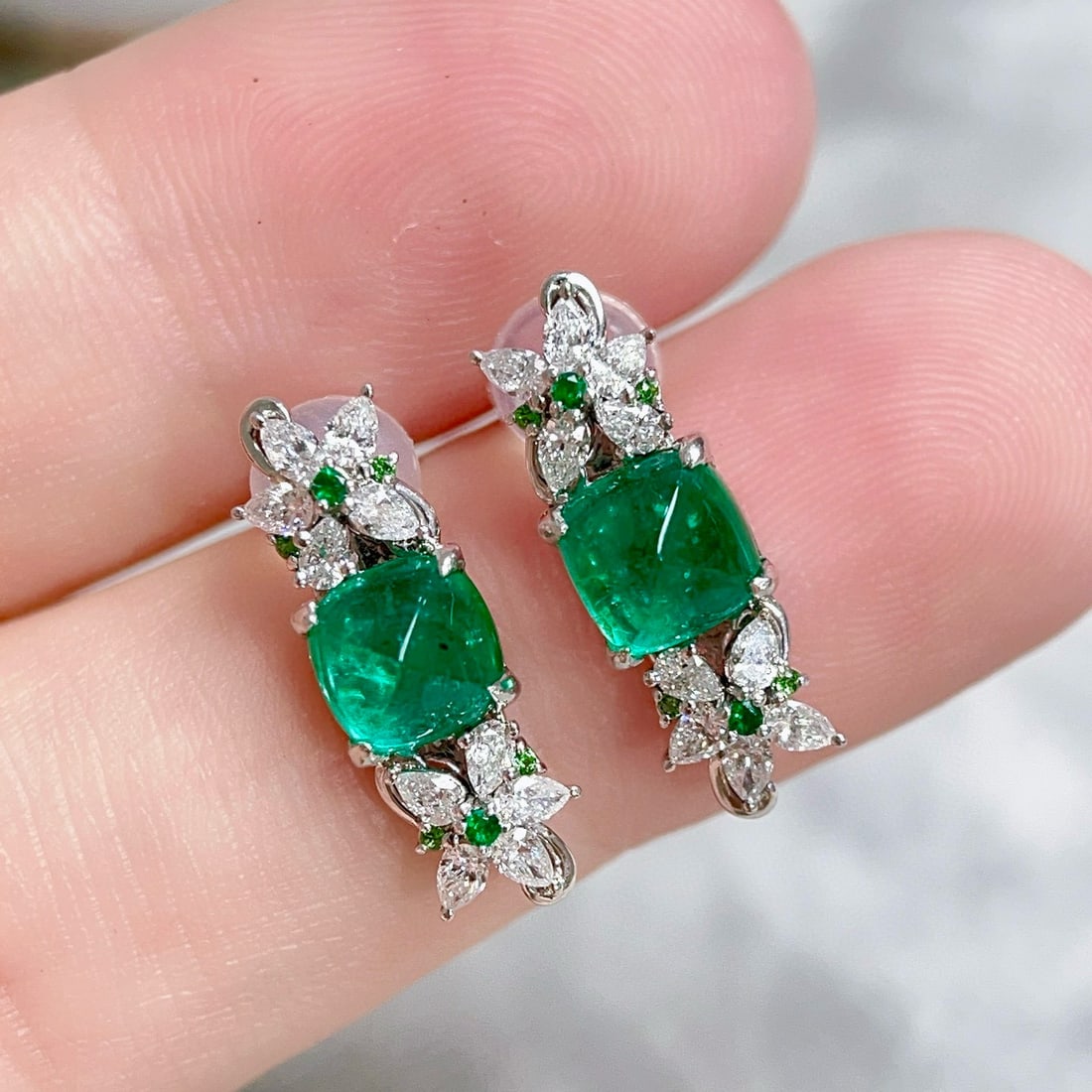 14k Gold 2.42 Ctw Vivid Green Natural Emerald & Diamond Earrings - 5