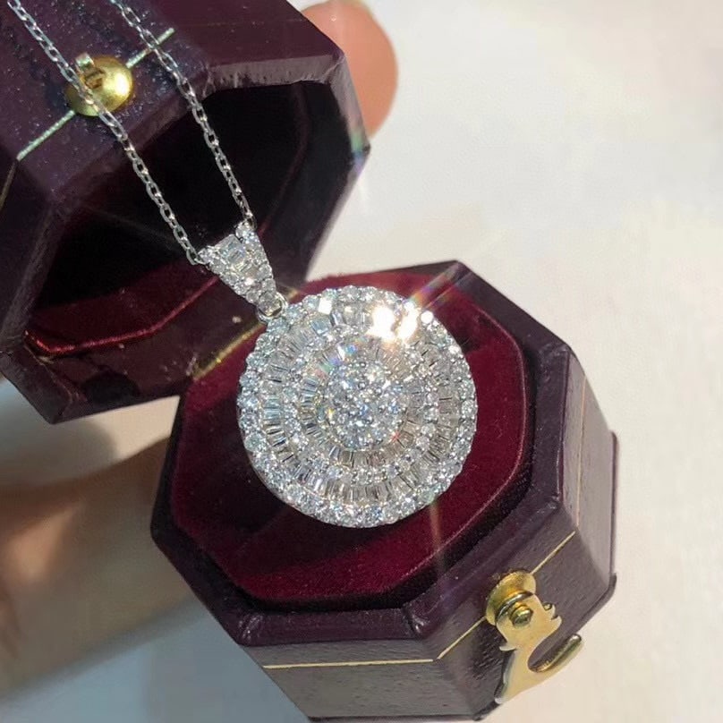 14k Gold 0.8 Ct Natural H Diamond Pendant( Without Chain ): Ref:231082121 // gold content:14k gold // main gemstone:diamond // shape:multiple // carat weight:0. 8ct // clarity grade:vs-si // color:h // treatment:natural // Condition: New Low Estimate: 2900.00