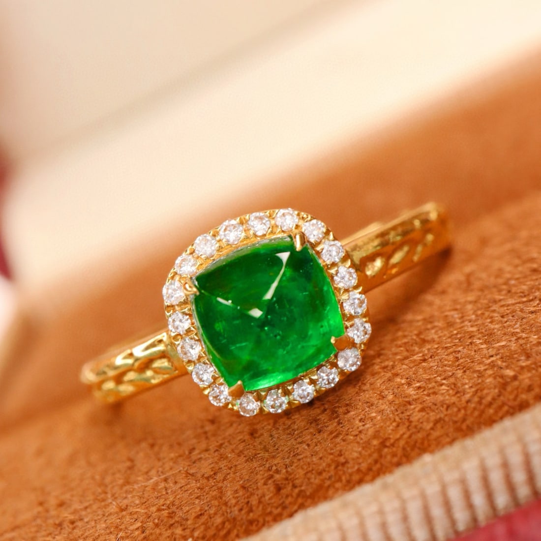 14k Gold 1.18 Ctw Vivid Green Natural Emerald & Diamond Ring - 4