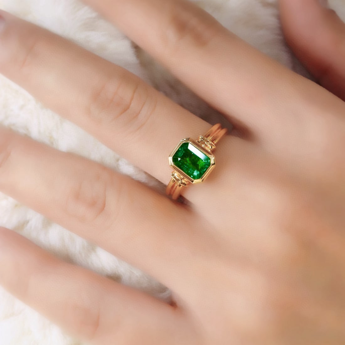14k Gold 1.40 Ct Vivid Green Natural Emerald Ring - 4