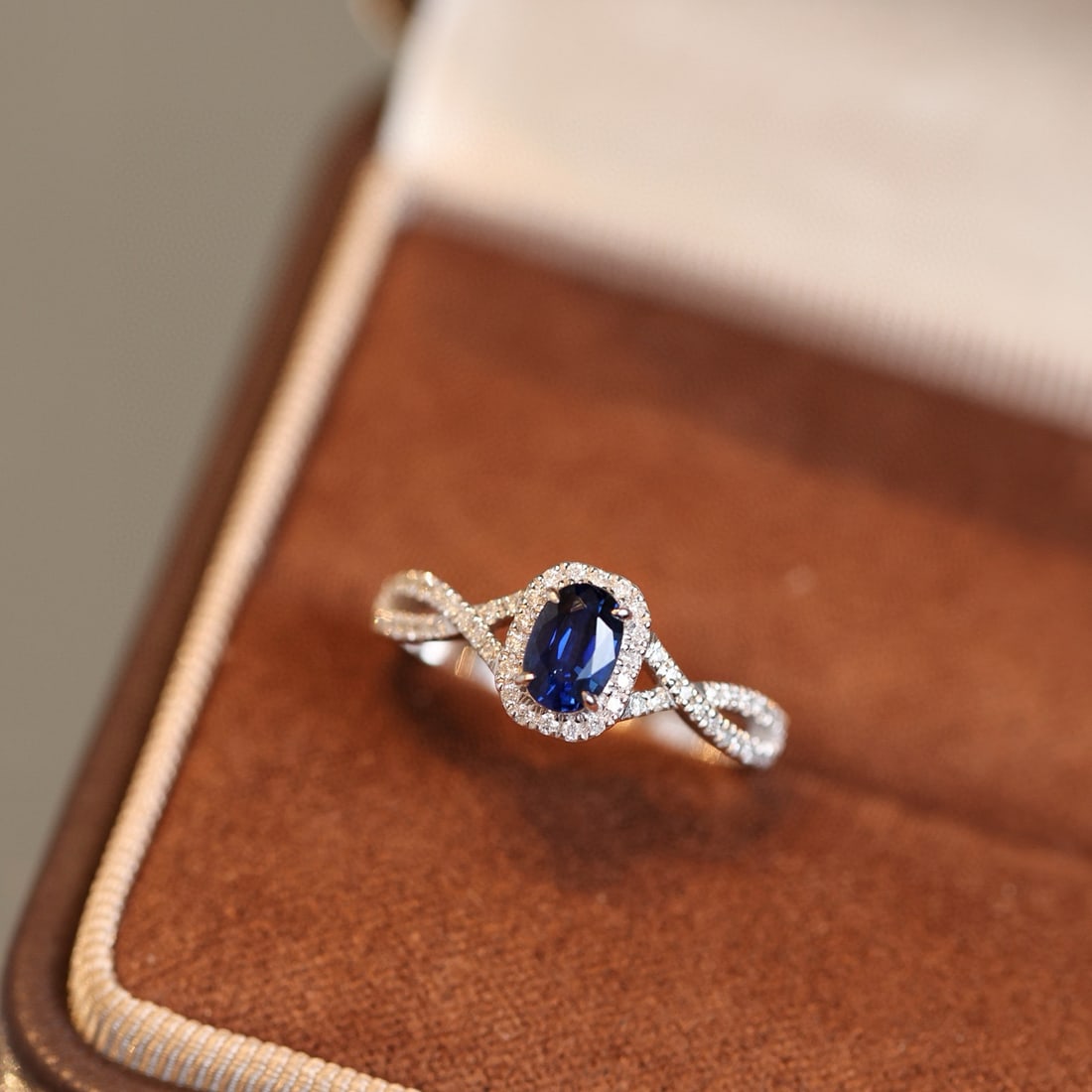14k Gold 0.87 Ctw Natural Sapphire & Diamond Ring - 2