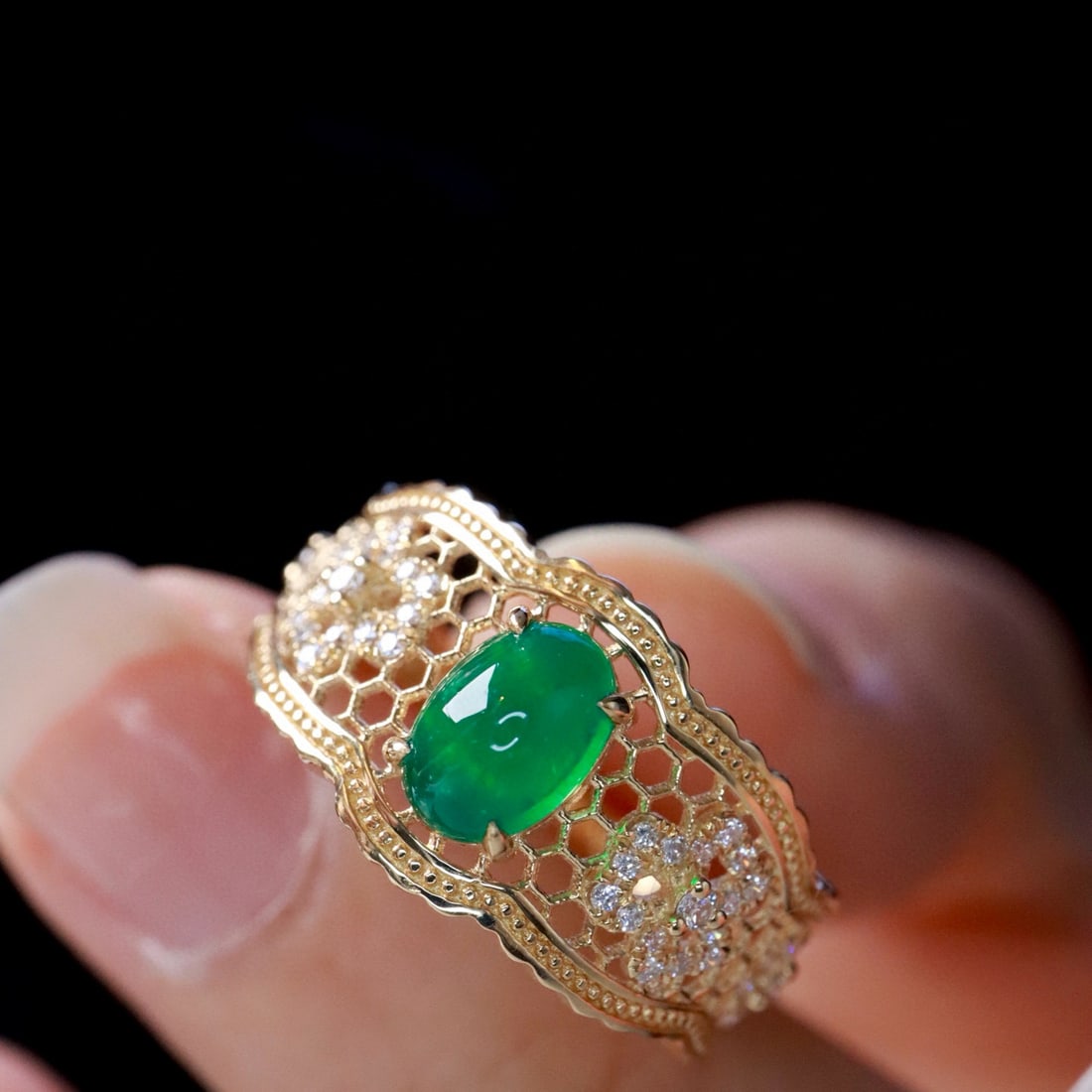14k Gold 0.98 Ctw Vivid Green Natural Emerald & Diamond Ring - 7