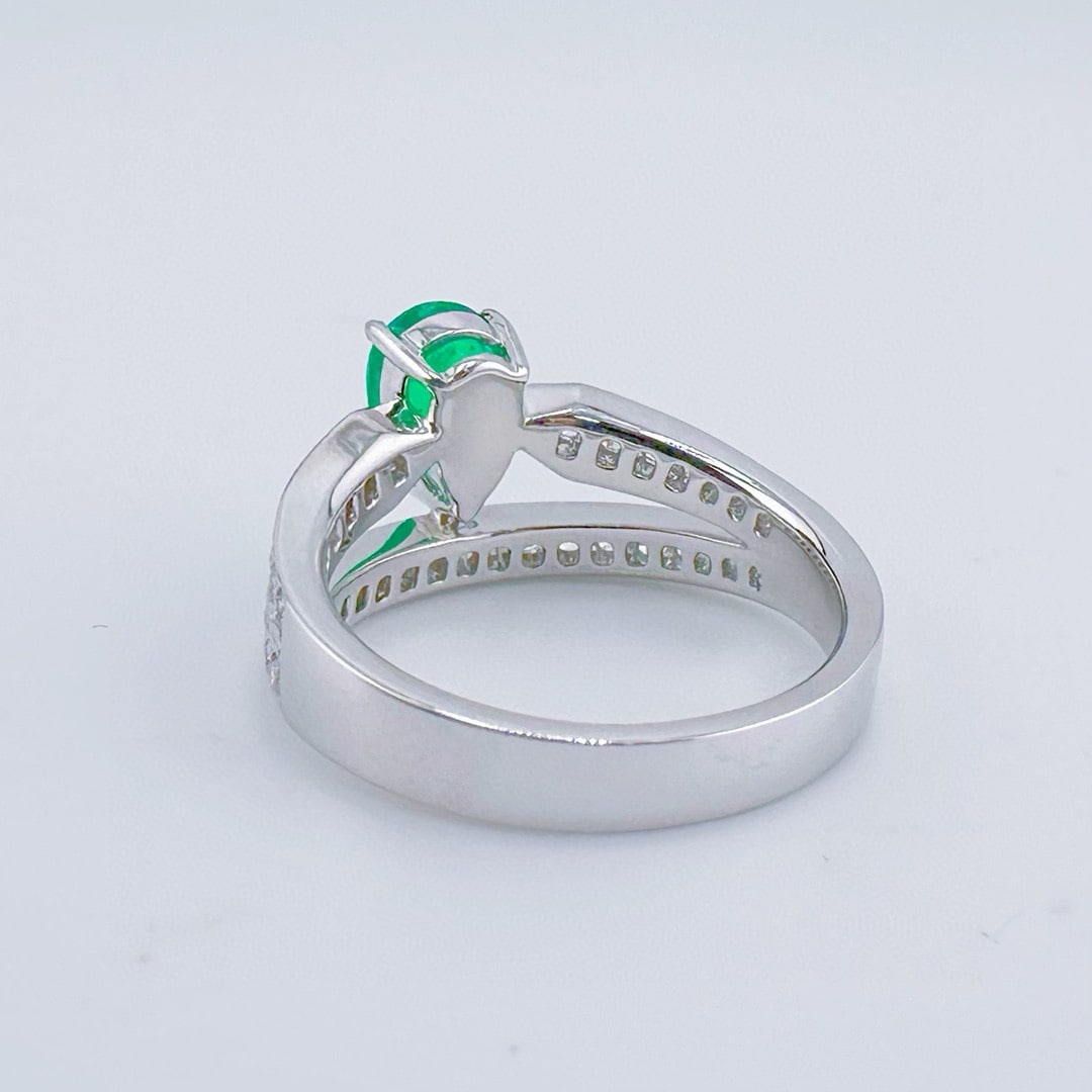 14k Gold 1.35 Ctw Vivid Green Natural Emerald & Diamond Ring - 4
