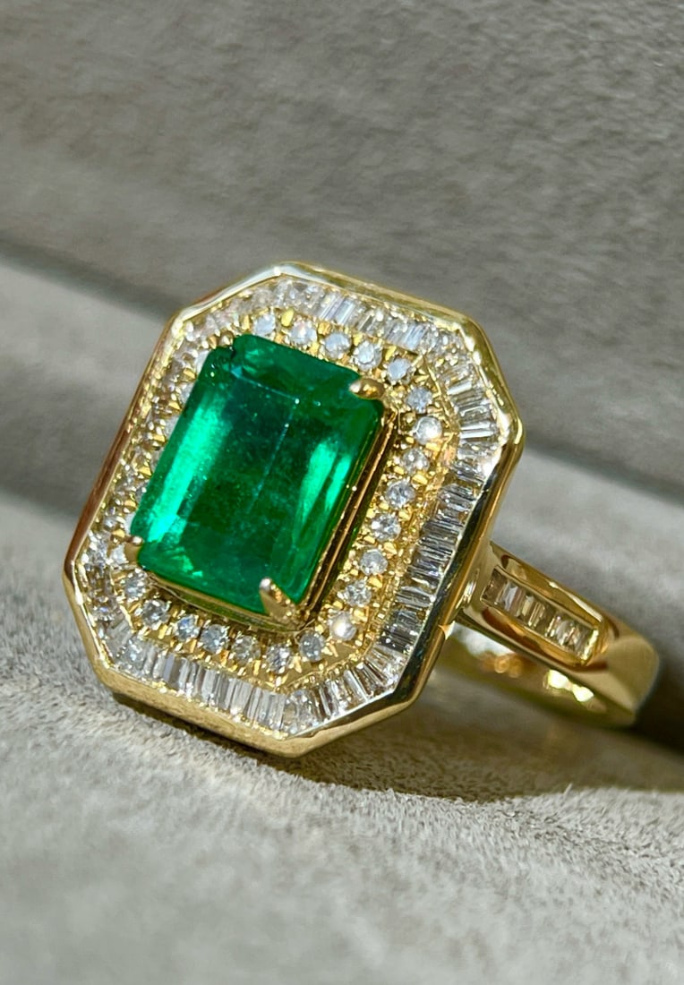 14k Gold 2.84 Ctw Vivid Green Natural Emerald & Diamond Ring - 6