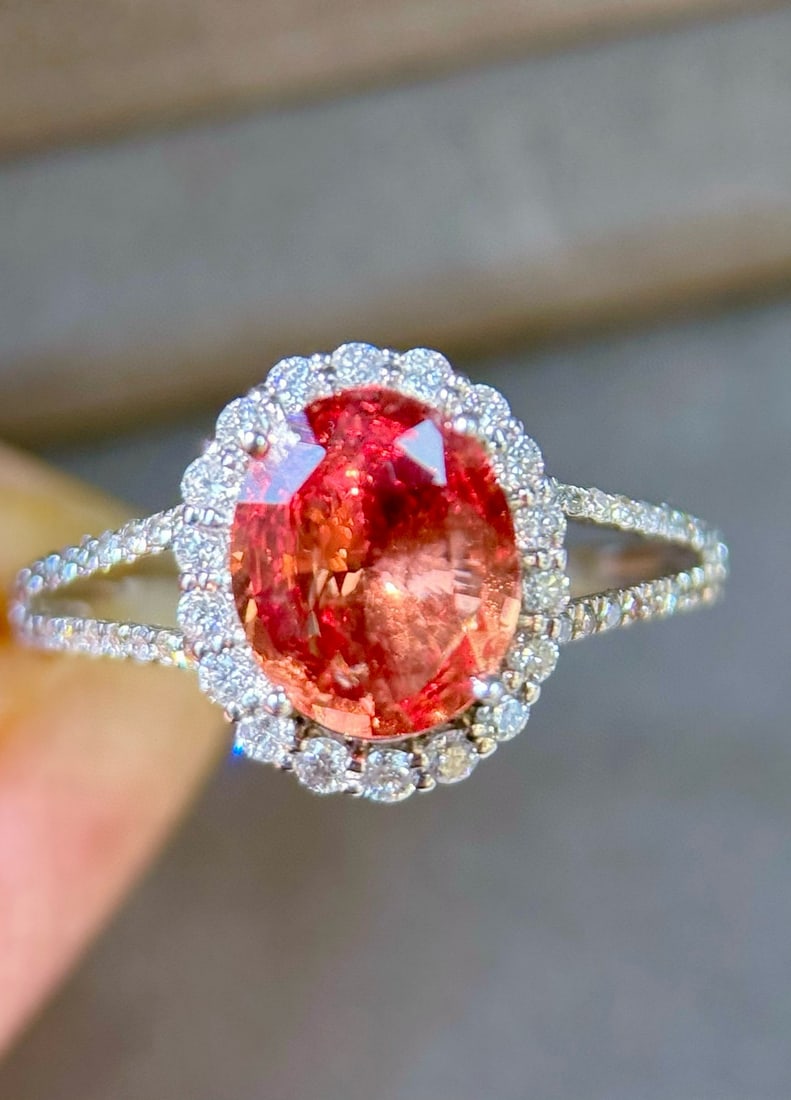 14k Gold 2.29 Ctw Natural Padparadscha Sapphire & Diamond Ring: Ref:231082192 // gold content:14k gold // ring size:7. 25us // // main gemstone:padparadscha sapphire // shape:oval // carat weight:1. 83ct // color:pinkish orange // treatment:natural // // adjacent