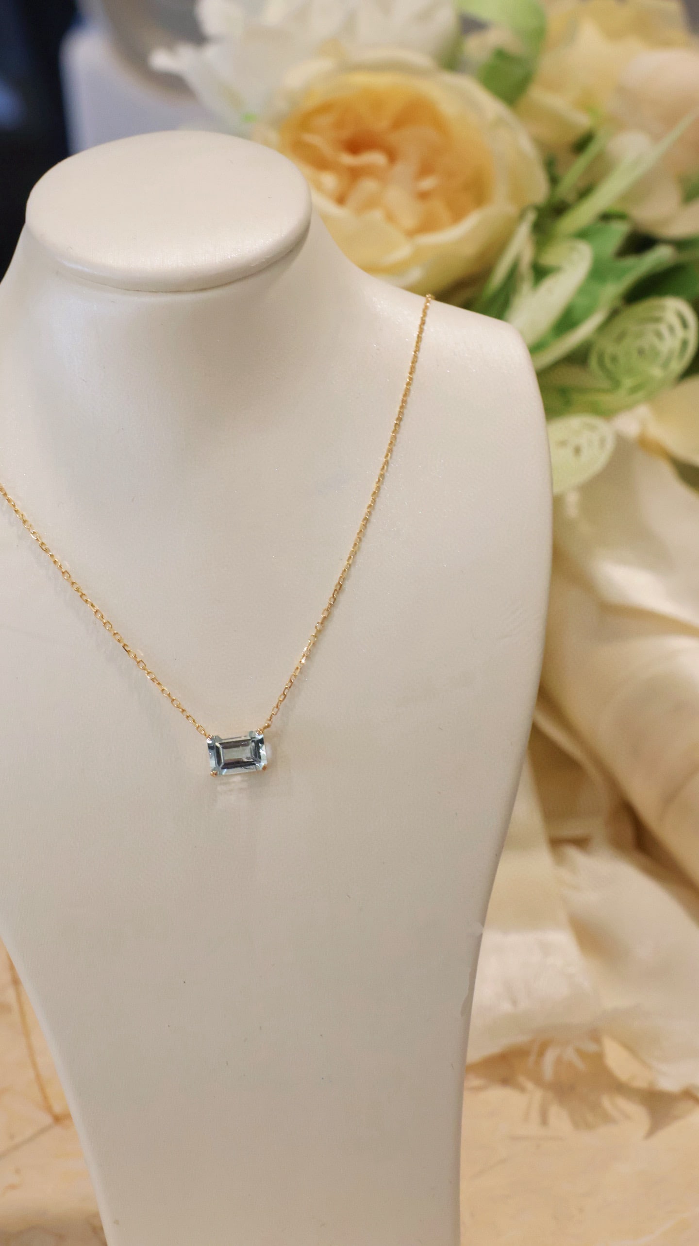 14k Gold 0.85 Ct Natural Aquamarine Necklace - 5