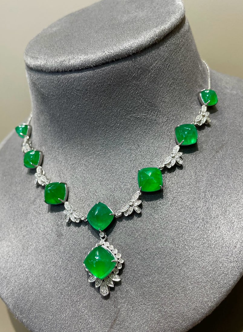 14k Gold 18.88 Ct Vivid Green Natural Emerald & Diamond Necklace - 2