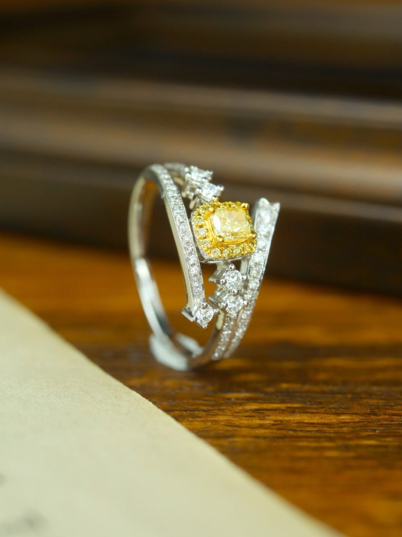 14k Gold 0.55 Ctw Natural Yellow Diamond & Diamond Ring - 2