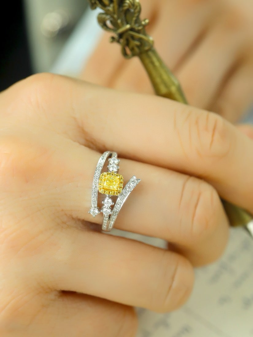 14k Gold 0.55 Ctw Natural Yellow Diamond & Diamond Ring - 5