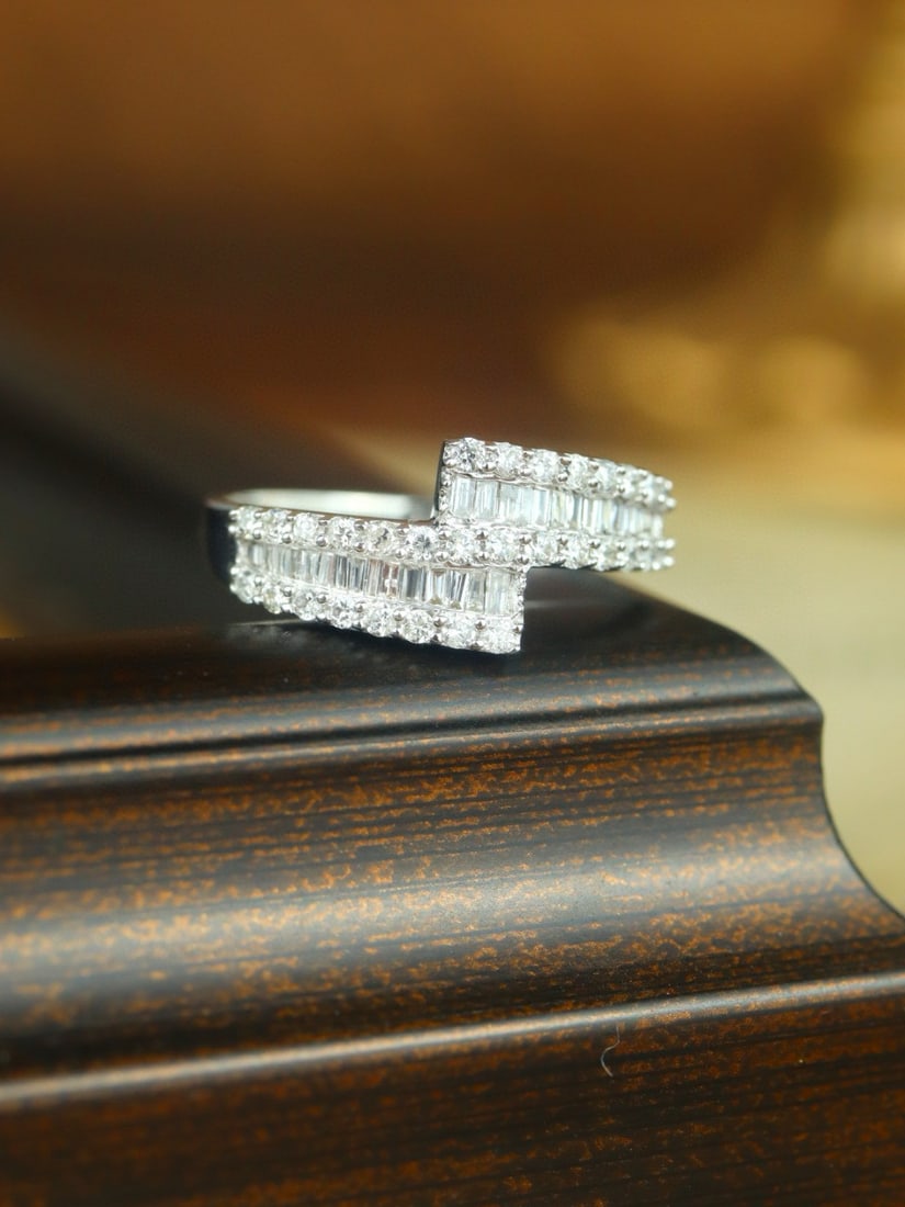 14k Gold 0.60 Ct Natural H Diamond Ring: Ref:231082213 // gold content:14k gold // ring size:7. 25us // // main gemstone:diamond // shape:multiple // carat weight:0. 60ct // clarity grade:vs-si // color:h // treatment:natural // Low
