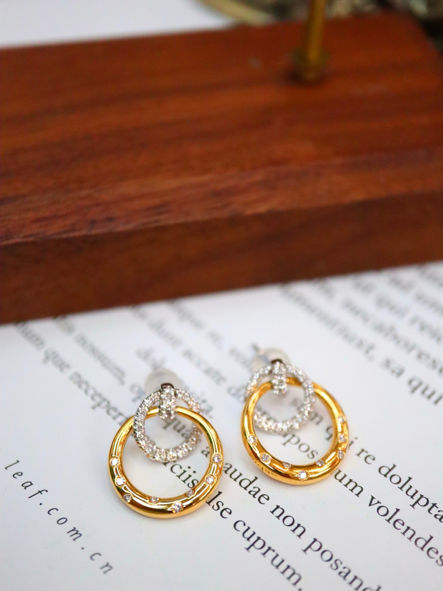 14k Gold 0.40 Ct Natural H Diamond Earrings: Ref:231082228 // gold content:14k gold // main gemstone:diamond // shape:round // carat weight:0. 40ct // clarity grade:vs-si // color:h // treatment:natural // cut grade:g // Low Estimate: 2600