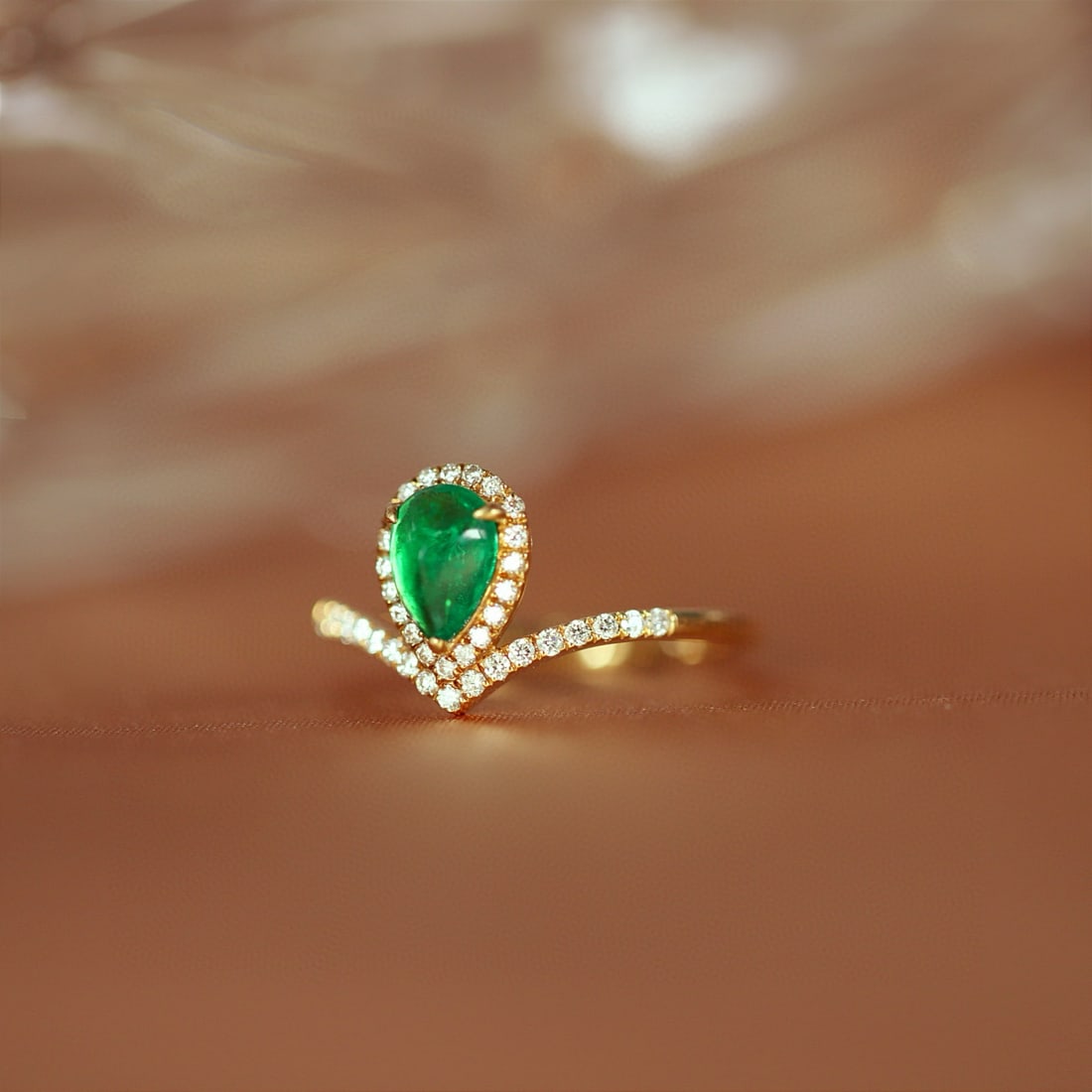 14k Gold 0.78 Ctw Vivid Green Natural Emerald & Diamond Ring - 2