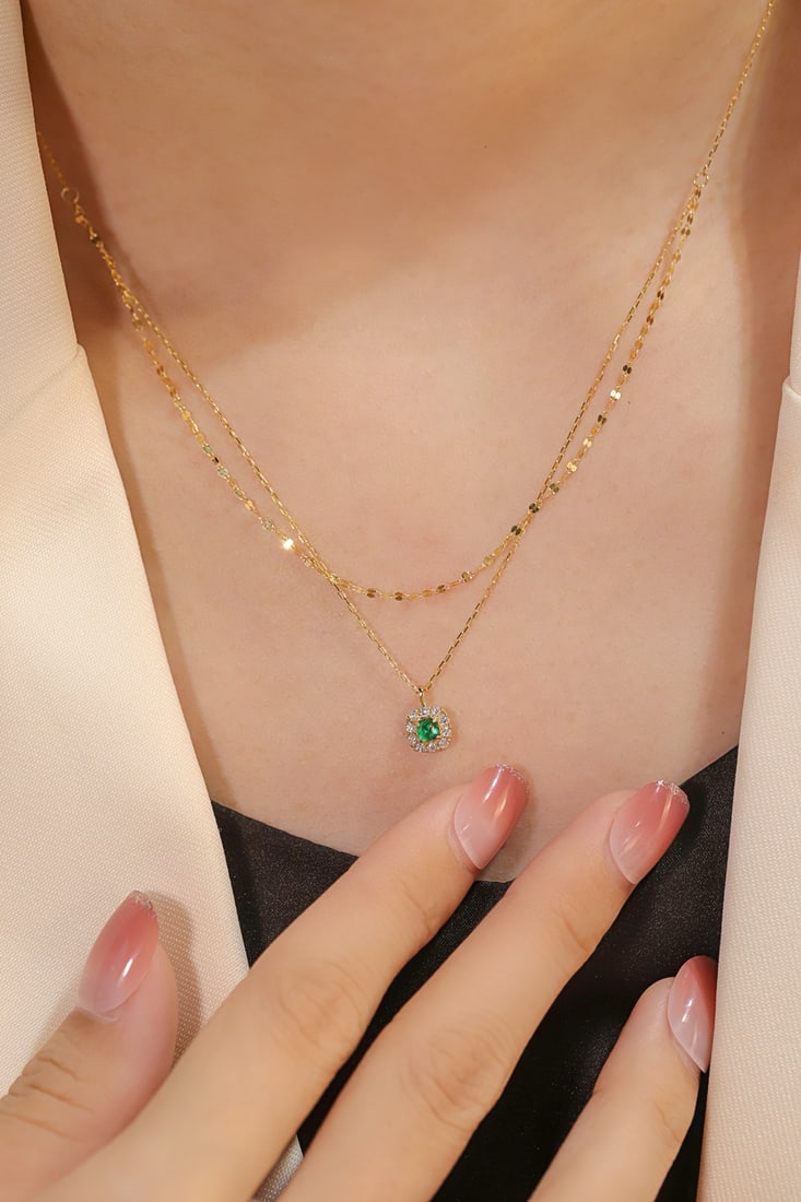 14k Gold 0.23 Ctw Vivid Green Natural Emerald & Diamond Necklace - 4
