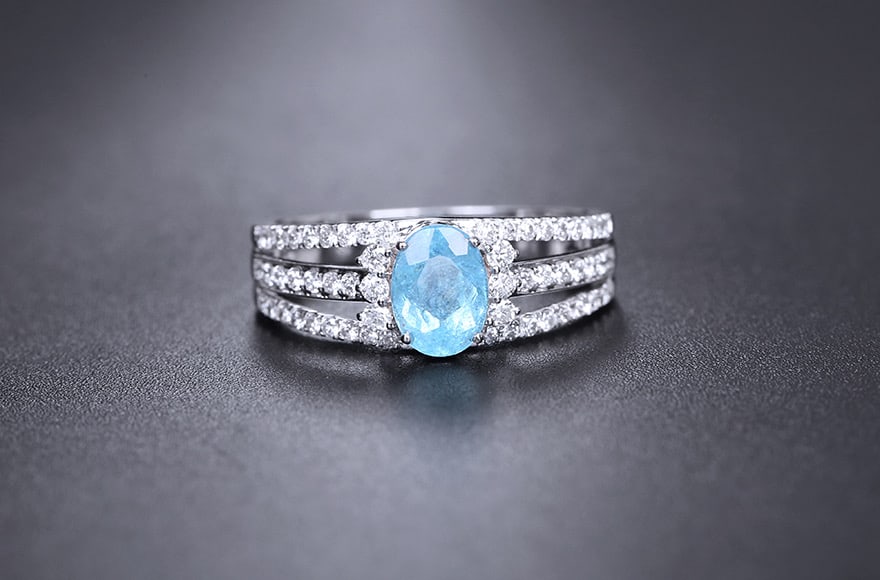 14k Gold 1.28 Ctw Natural Paraiba Tourmaline & Diamond Ring: Ref:231082280 // gold content:14k gold // ring size:7. 25us // // main gemstone:paraiba tourmaline // shape:oval // carat weight:0. 86ct // color:blue // treatment:natural // // adjacent gemstone 2 :